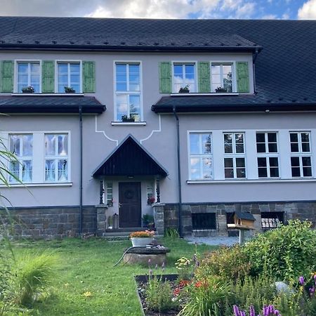 Apartmány Česká Škola Lipova  Exteriér fotografie
