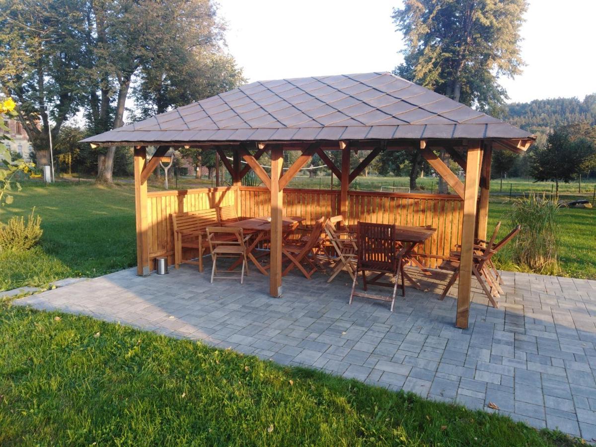 Apartmány Česká Škola Lipova  Exteriér fotografie