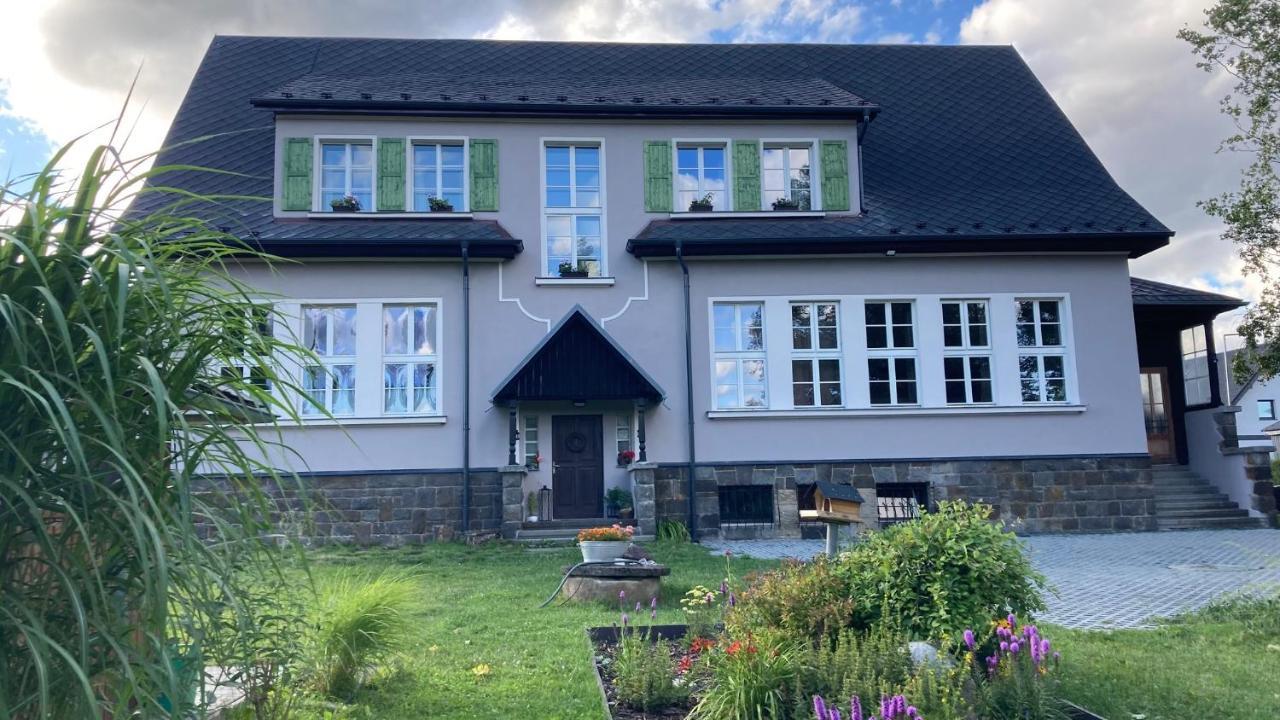 Apartmány Česká Škola Lipova  Exteriér fotografie